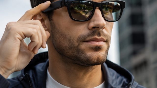 The Future of Smart Glasses: Is Meta Ready to Compete?